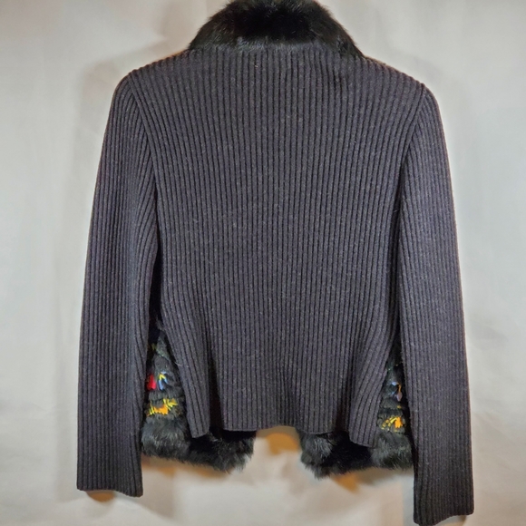 Escada Cashmere Sweater - Picture 6 of 6